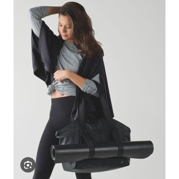 Lululemon Athletica Free to Be Sports Bag Duffle Luggage Gym Tote Black Yoga - Picture 16 of 16